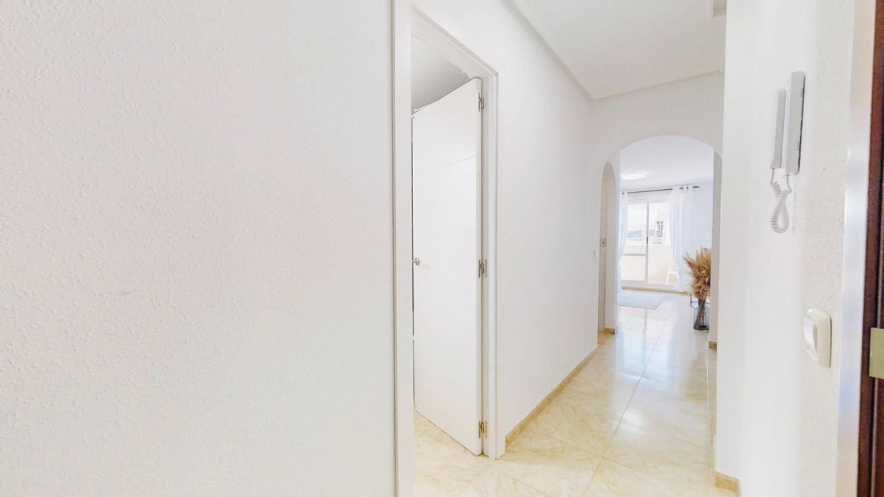 Flat in Torrevieja, Spain, 70 m² - picture 15