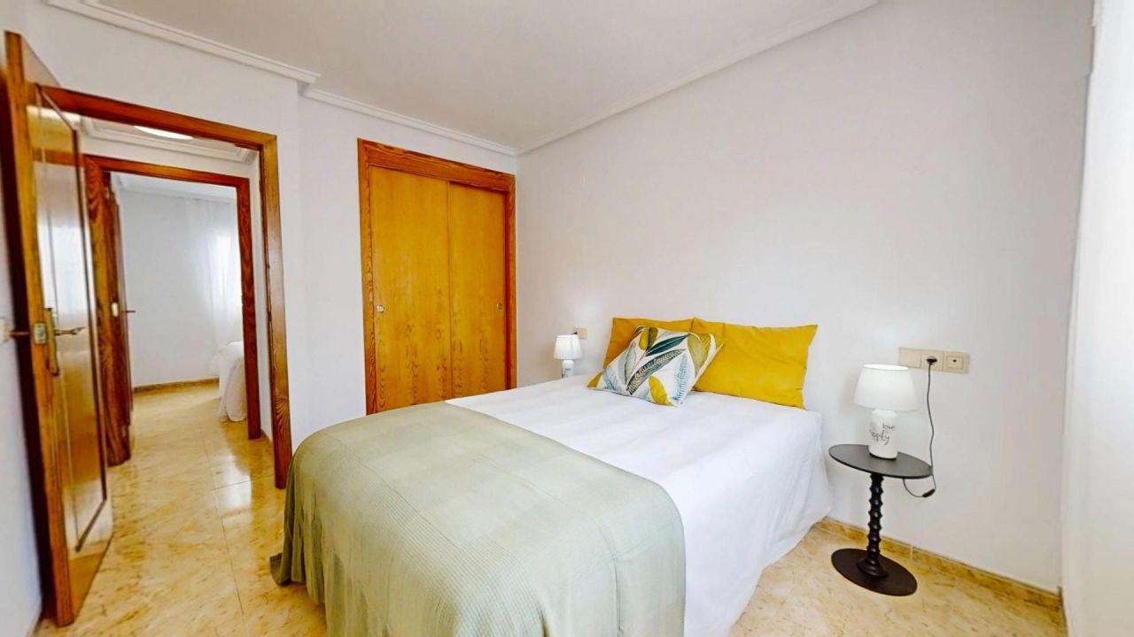 Flat in Torrevieja, Spain, 70 m² - picture 3