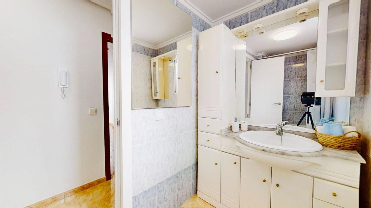 Flat in Torrevieja, Spain, 70 m² - picture 6