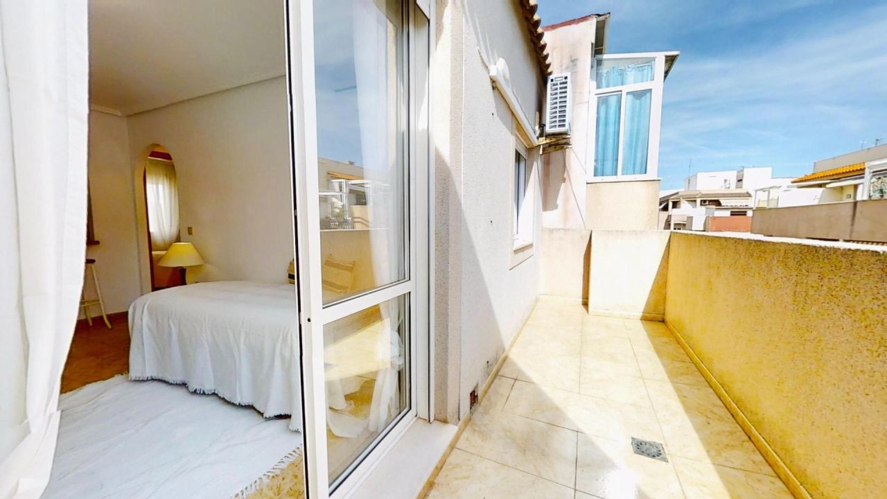 Flat in Torrevieja, Spain, 70 m² - picture 7