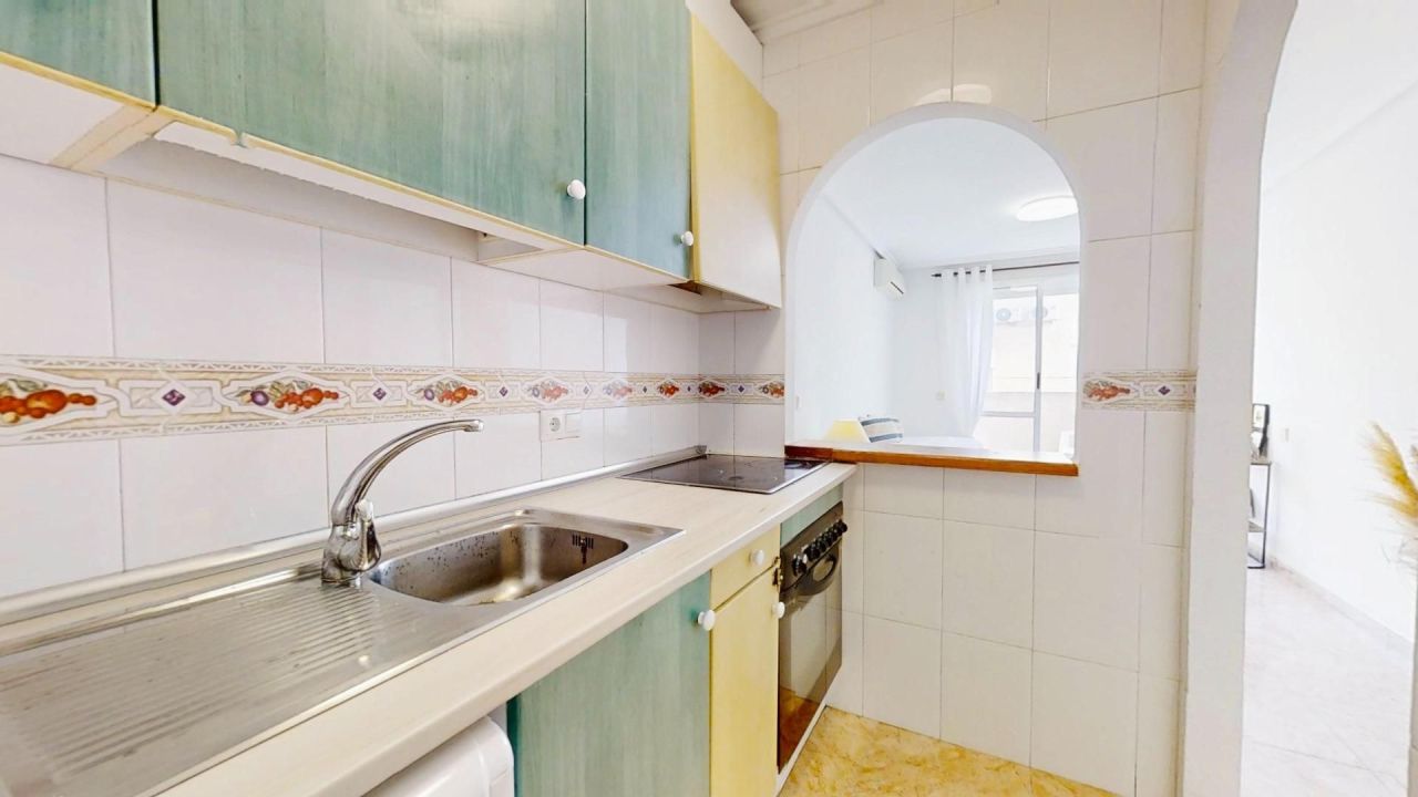 Flat in Torrevieja, Spain, 70 m² - picture 5