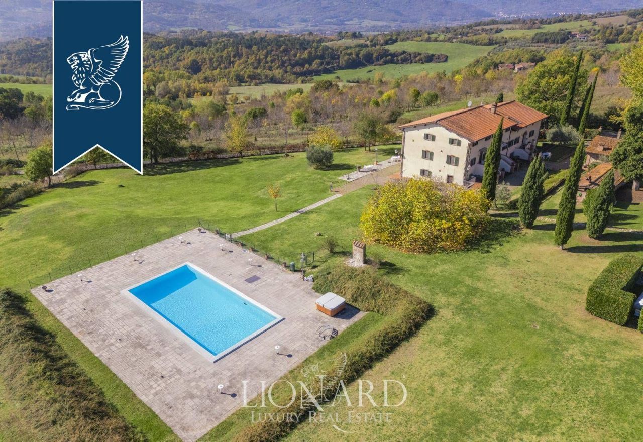 Farm in Arezzo, Italy, 1 300 m² - picture 3