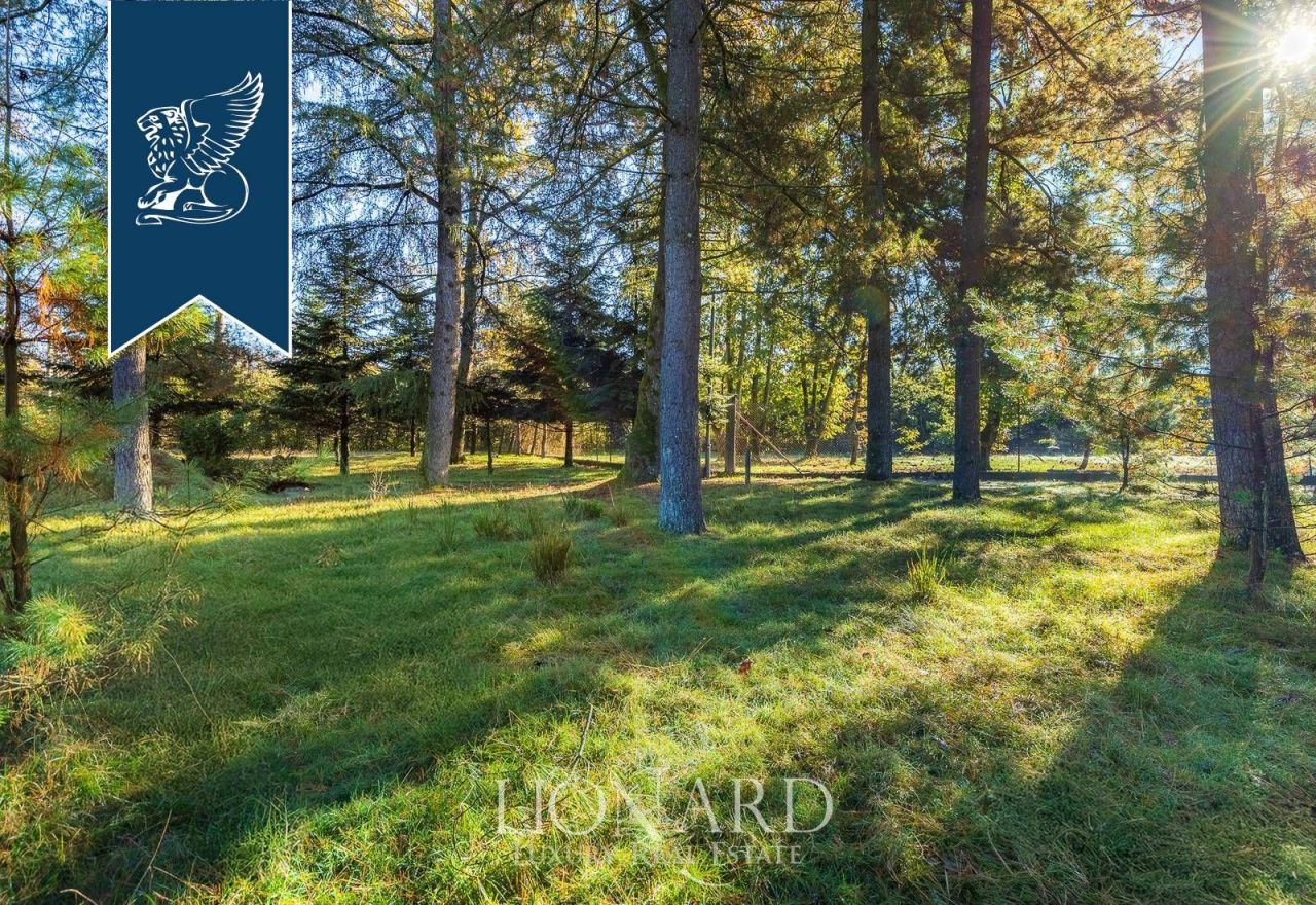 Villa in Novara, Italy, 1 732 m² - picture 4