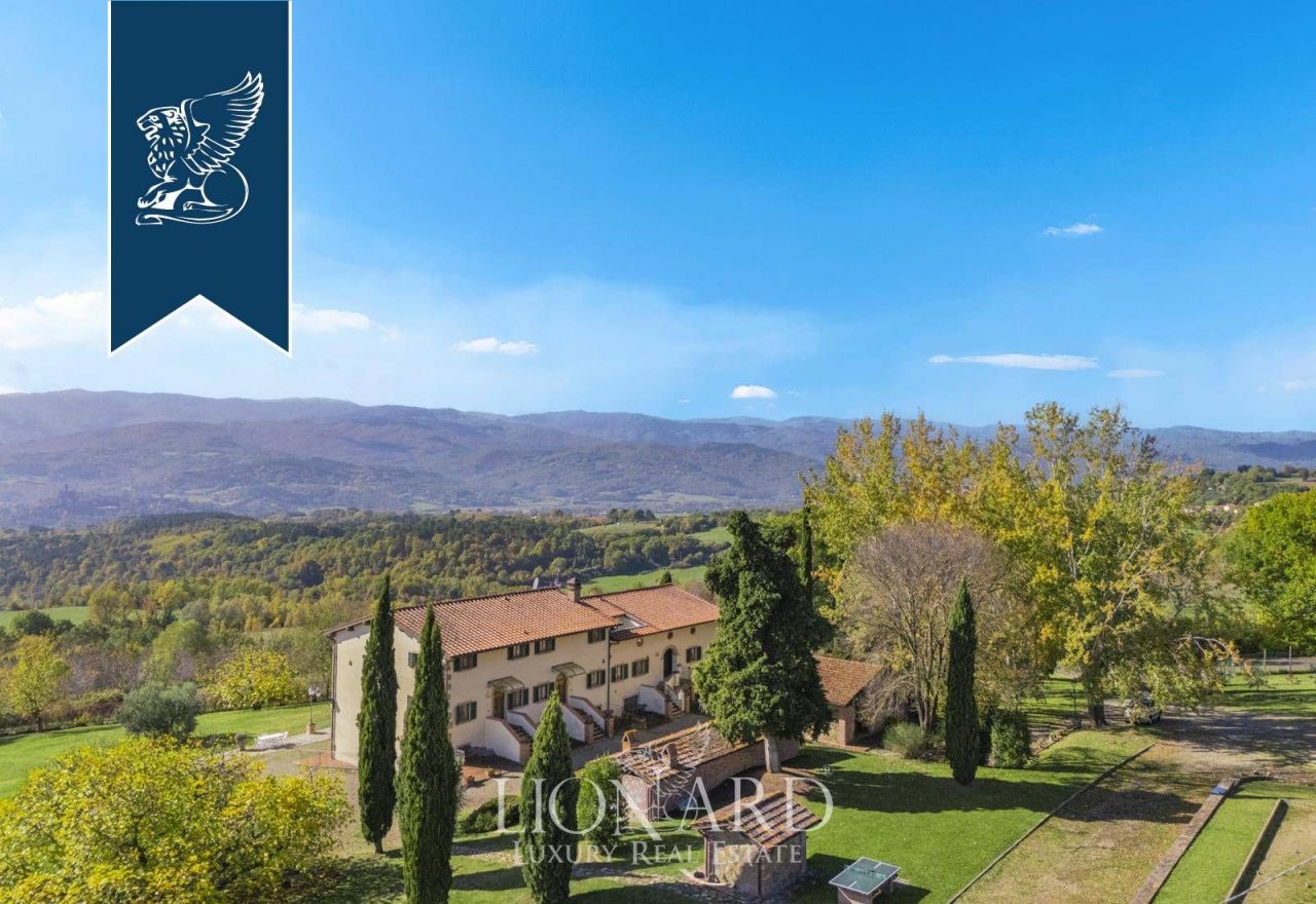 Farm in Arezzo, Italy, 1 300 m² - picture 4