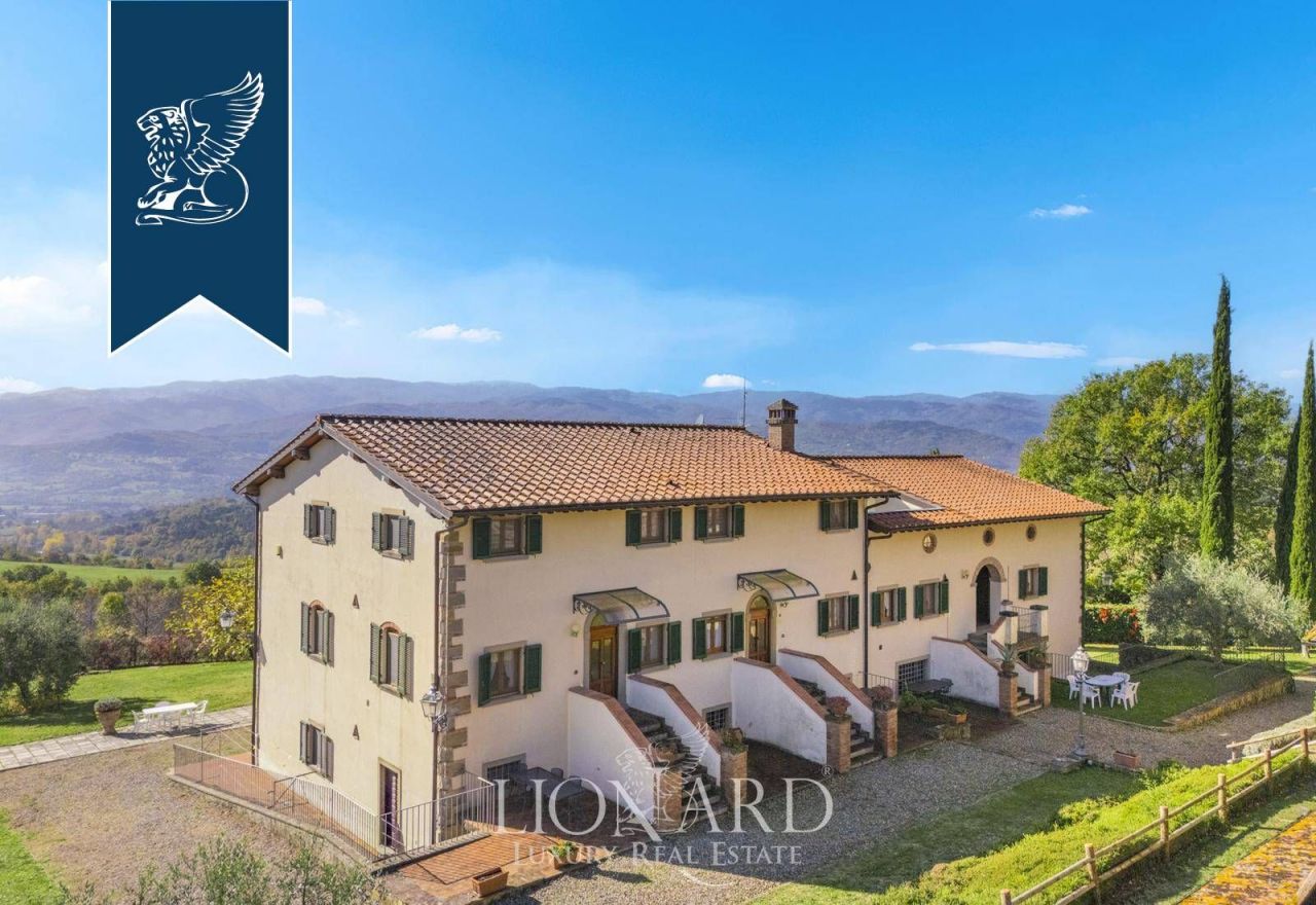 Farm in Arezzo, Italy, 1 300 m² - picture 6