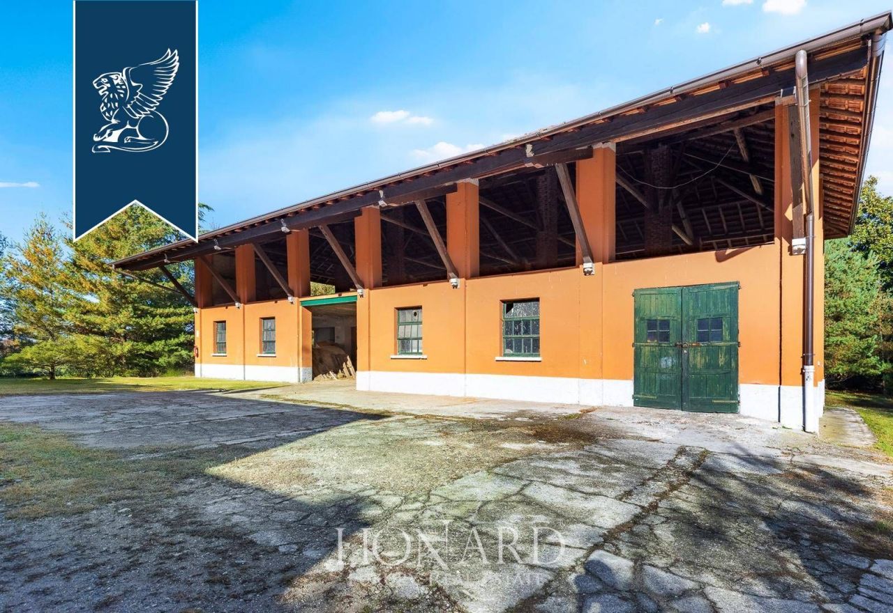 Villa in Novara, Italy, 1 732 m² - picture 8