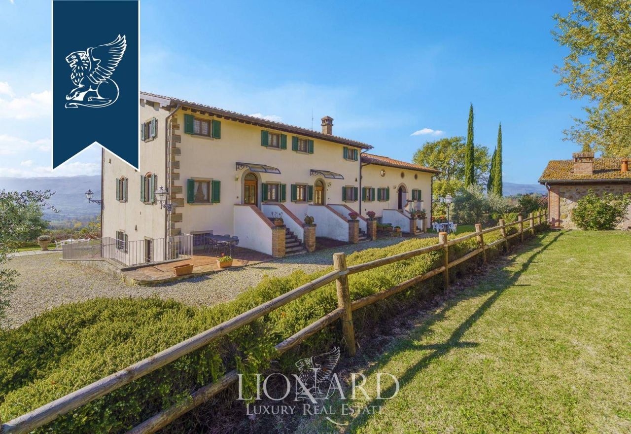 Farm in Arezzo, Italy, 1 300 m² - picture 8