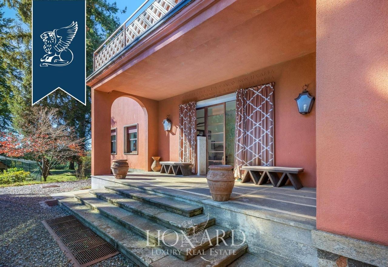 Villa in Novara, Italy, 1 732 m² - picture 9