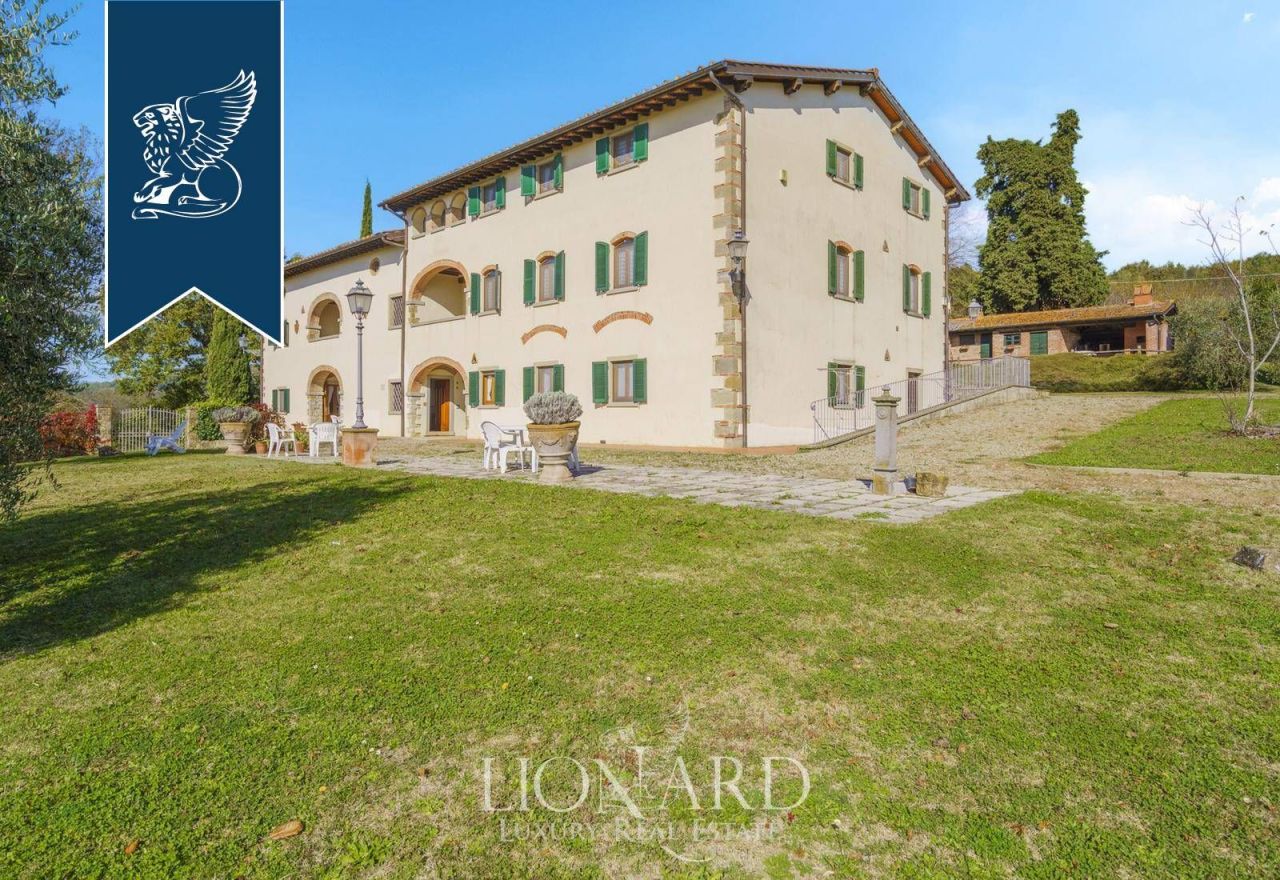 Farm in Arezzo, Italy, 1 300 m² - picture 9