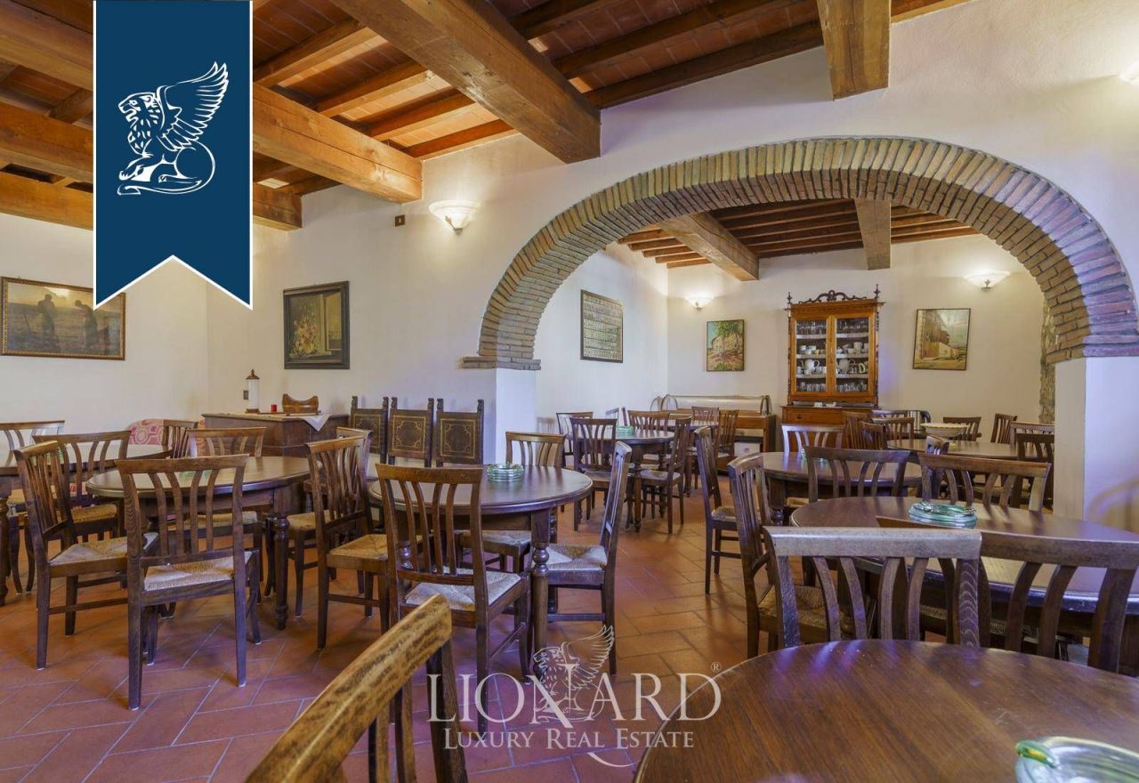 Farm in Arezzo, Italy, 1 300 m² - picture 15