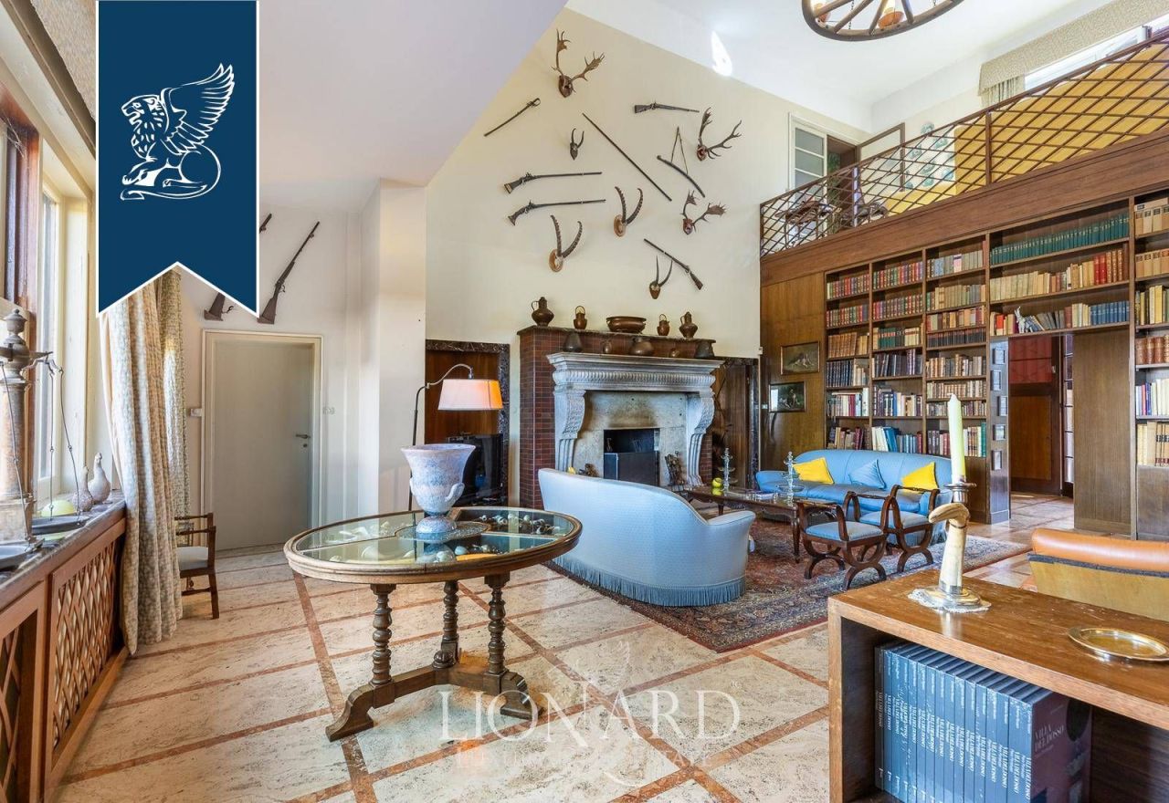 Villa in Novara, Italy, 1 732 m² - picture 15