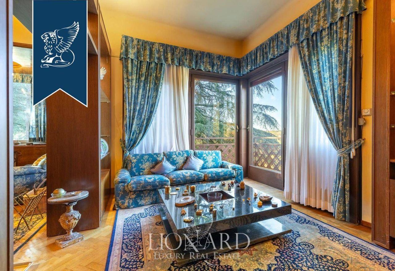 Villa in Novara, Italy, 1 732 m² - picture 16