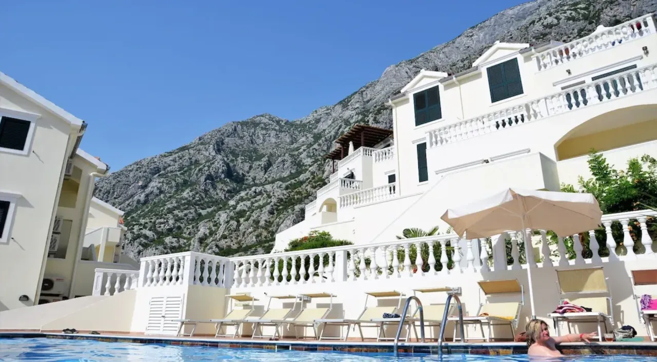 Flat in Dobrota, Montenegro, 80 m² - picture 3