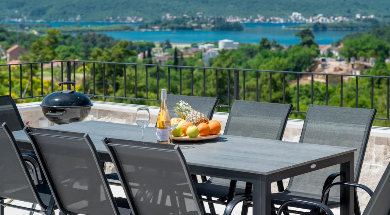 Villa à Tivat, Monténégro, 250 m² - image 7
