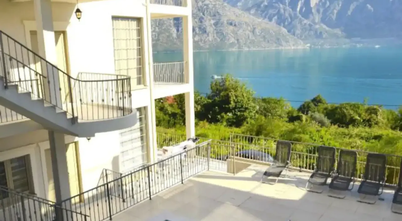 Wohnung in Prkanj, Montenegro, 41 m² - Foto 1