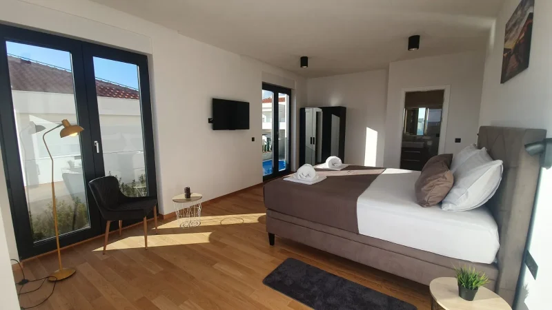 Villa on Pag island, Croatia, 310 m² - picture 3
