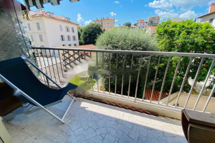 Flat in Cannes, France, 47 m² - picture 1