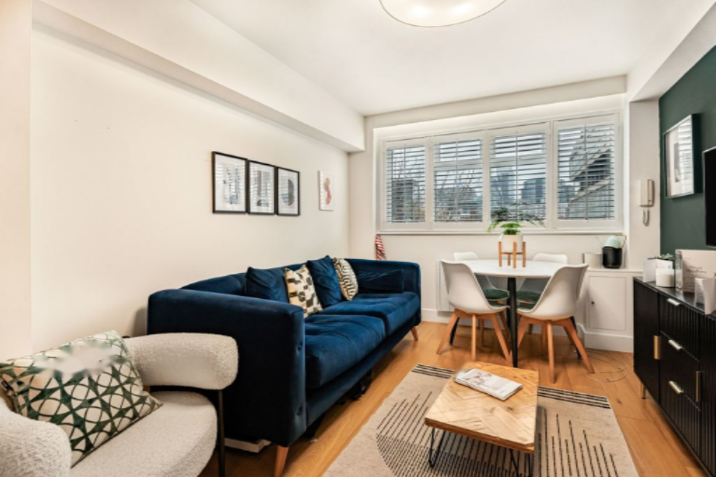 Flat in London, United Kingdom, 42 m² - picture 1