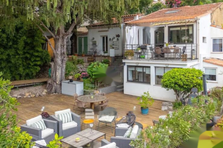 Flat in Cannes, France, 98 m² - picture 1