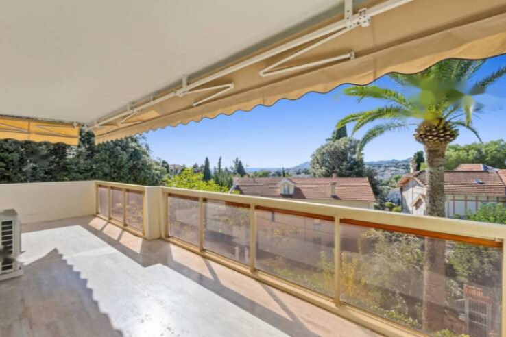 Flat in Cannes, France, 110 m² - picture 1