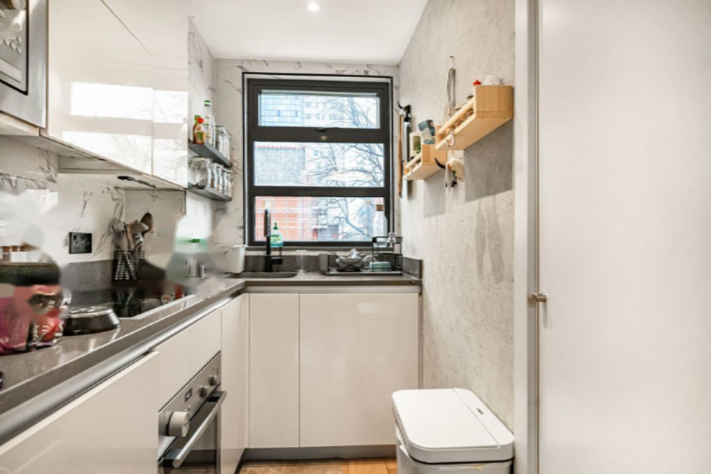 Flat in London, United Kingdom, 42 m² - picture 2