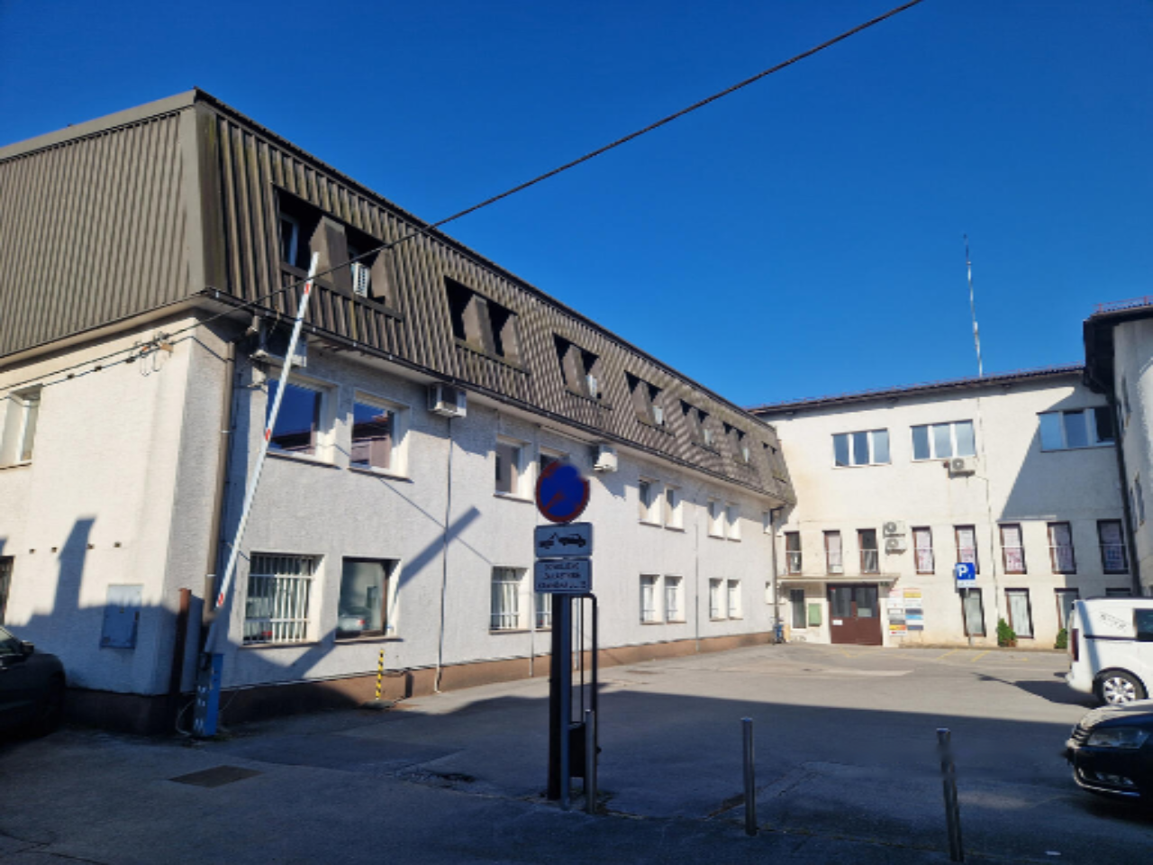 Office in Ljubljana, Slovenia, 367 m² - picture 2