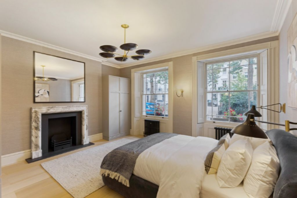 Flat in London, United Kingdom, 145 m² - picture 4