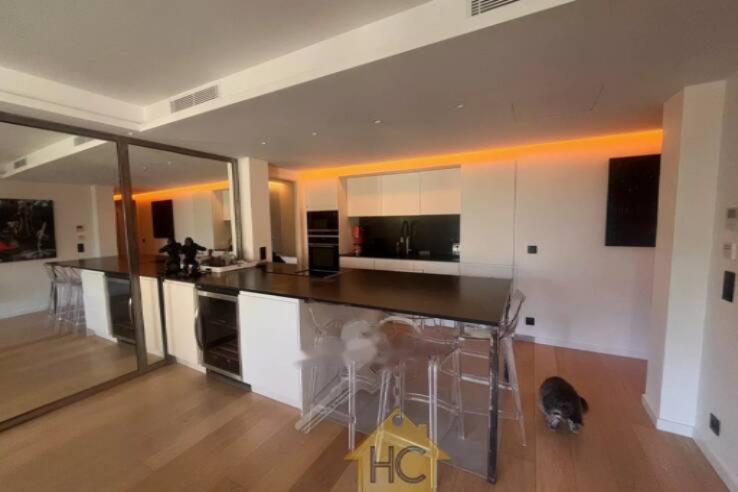 Flat in Cannes, France, 82 m² - picture 3