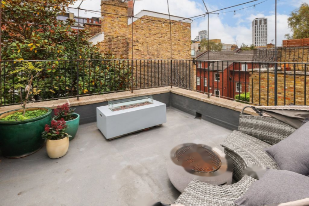 Flat in London, United Kingdom, 127 m² - picture 8