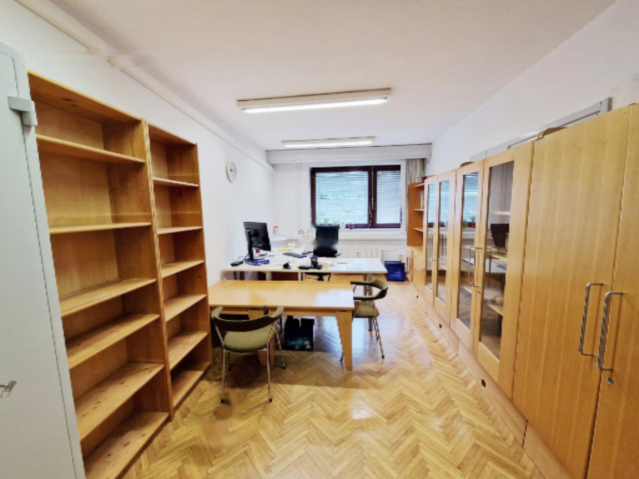 Office in Ljubljana, Slovenia, 367 m² - picture 8