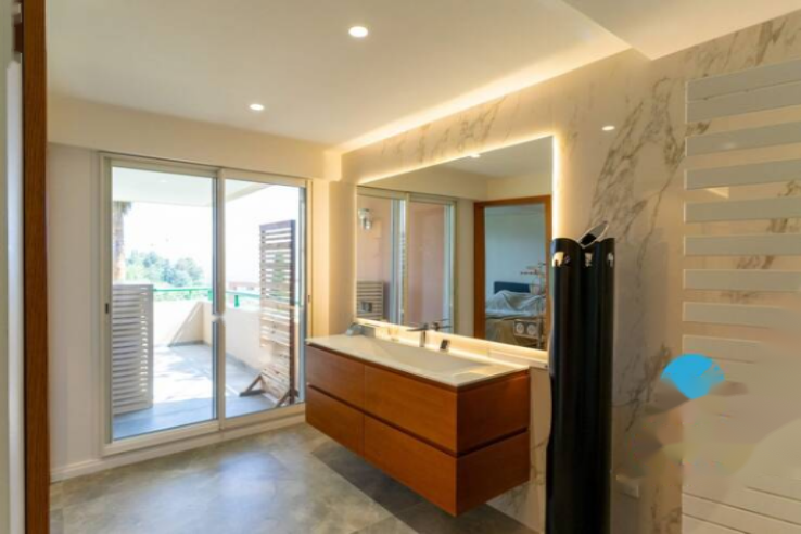 Flat in Cannes, France, 146 m² - picture 4