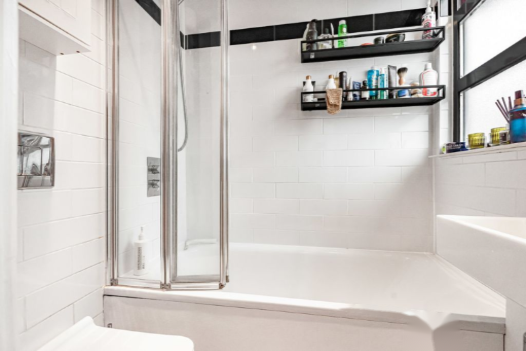 Flat in London, United Kingdom, 42 m² - picture 11