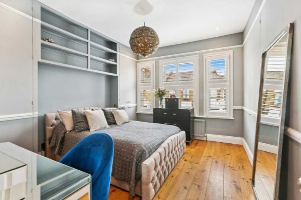 Flat in London, United Kingdom, 127 m² - picture 12