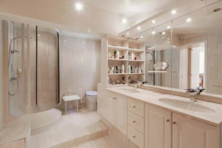 Flat in Cannes, France, 230 m² - picture 6