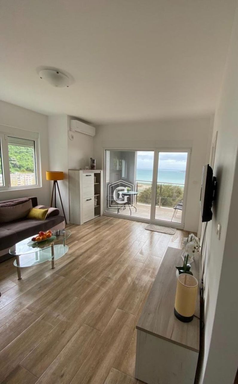 Apartamento en Rafailovici, Montenegro, 65 m² - imagen 1