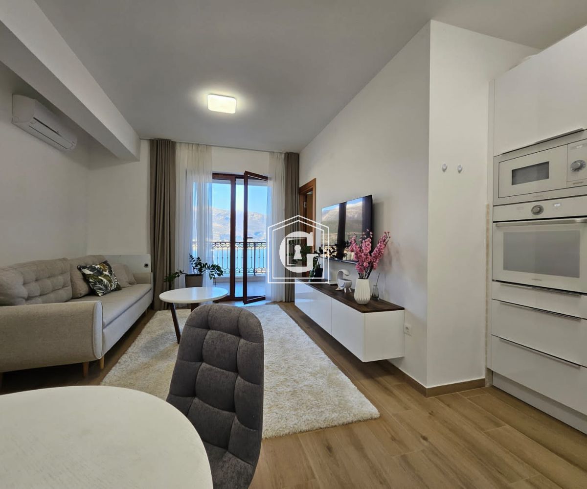 Apartment in Budva, Montenegro, 54 m² - picture 2
