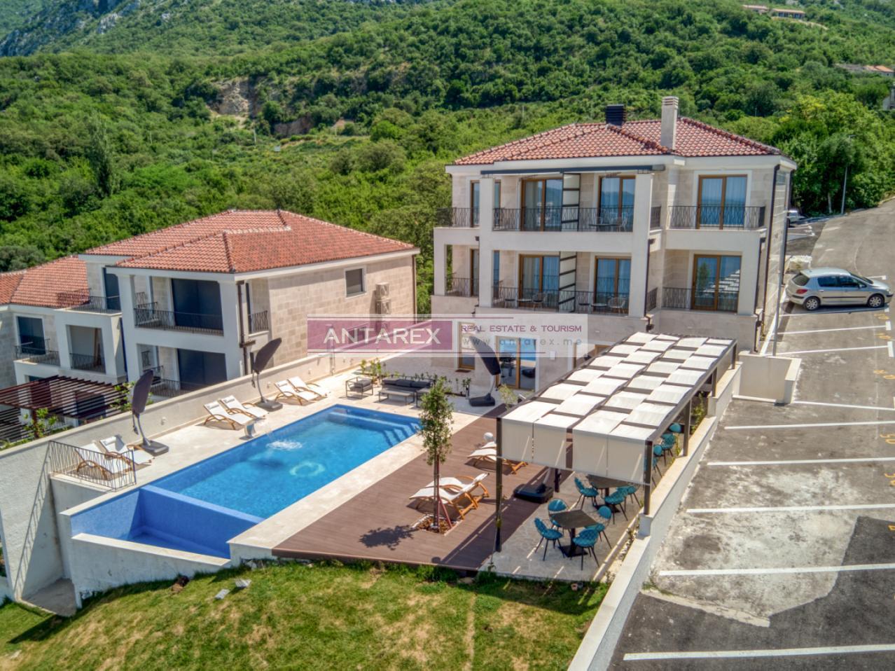 Villa in Sveti Stefan, Montenegro, 450 m² - picture 3