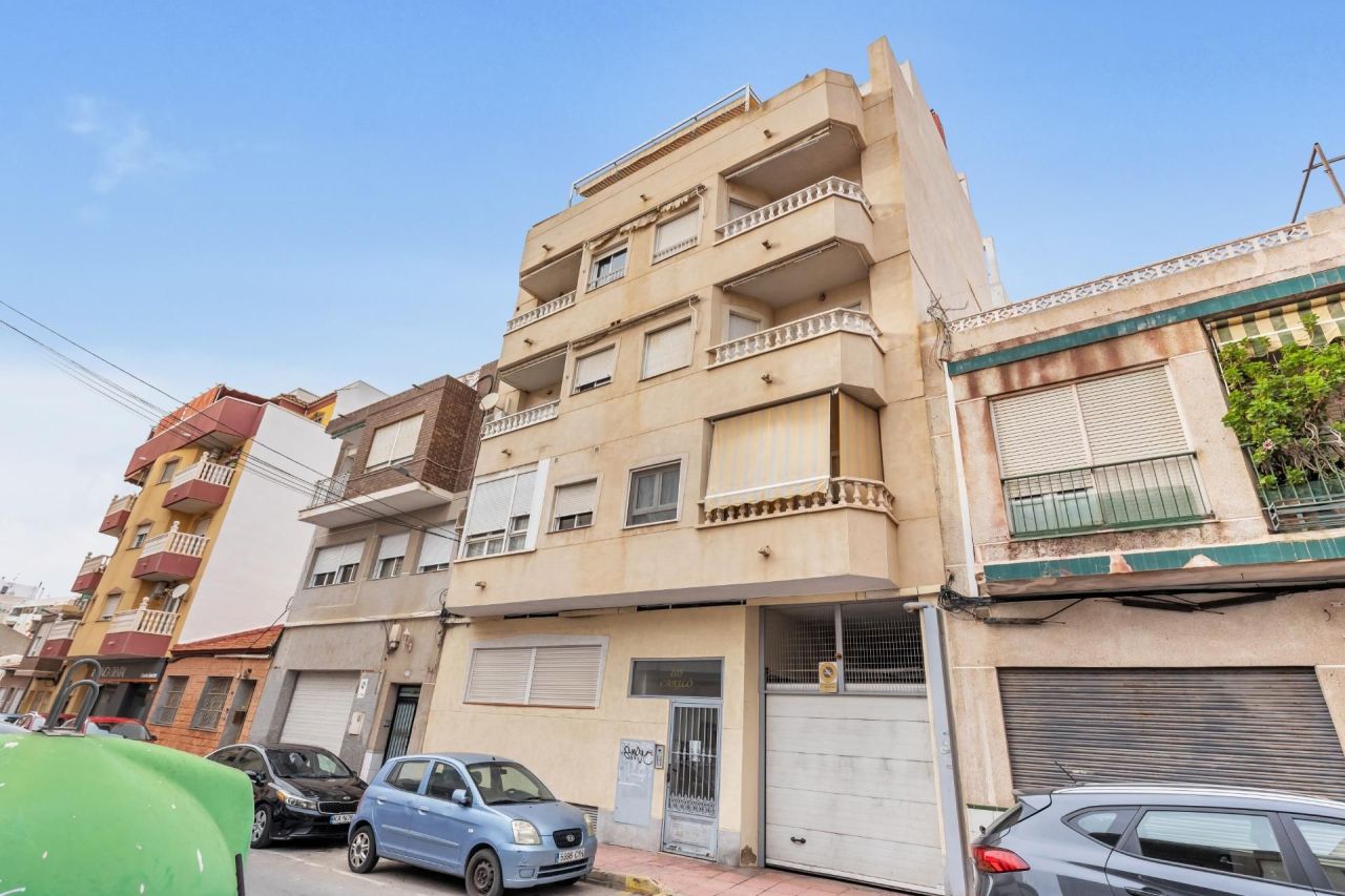 Flat in Torrevieja, Spain, 122 m² - picture 1