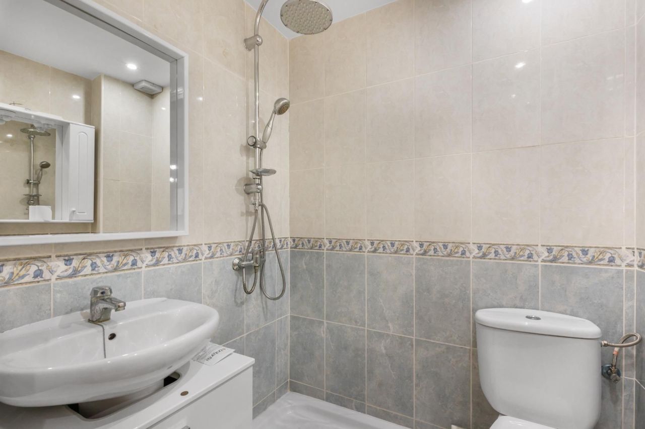 Flat in Torrevieja, Spain, 122 m² - picture 12