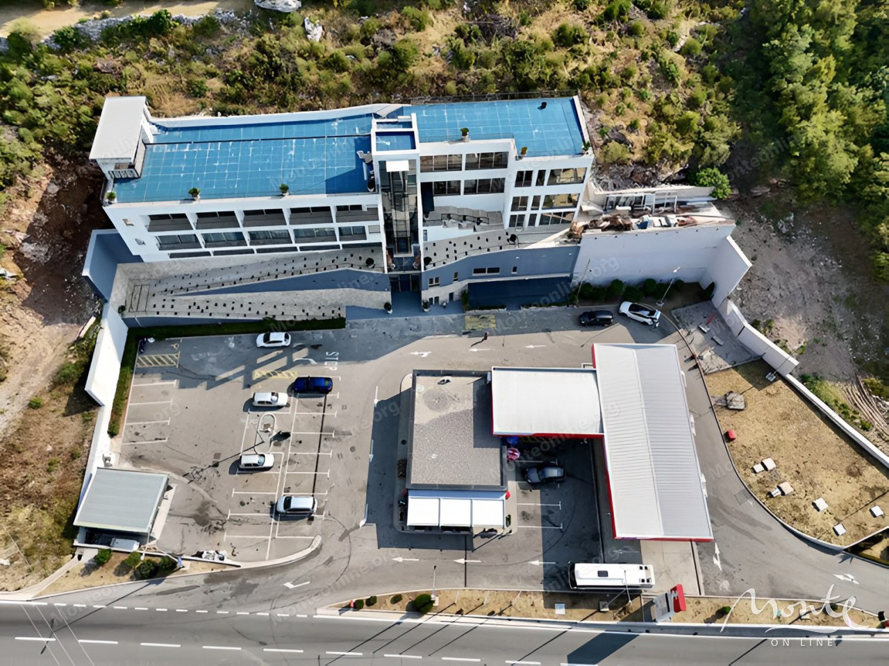 Investment project in Budva, Montenegro, 2 000 m² - picture 6