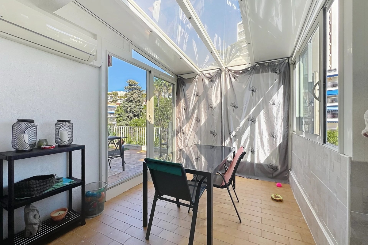 Apartment in Nice, France, 73 m² - picture 2