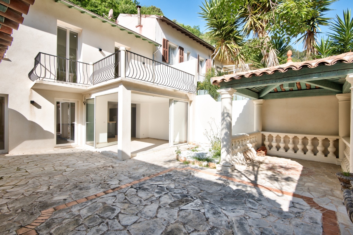 Villa in Nice, France, 160 m² - picture 2
