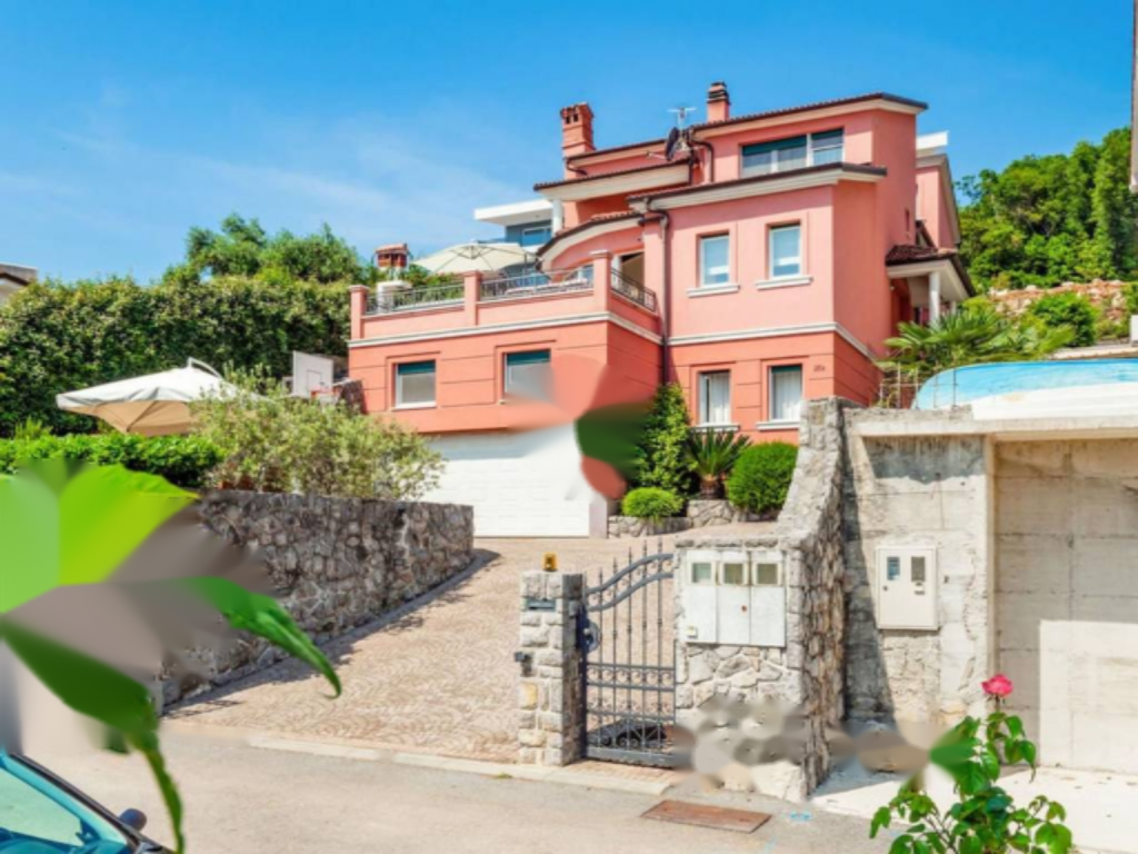 Casa a Opatija, Croazia, 550 m² - foto 1