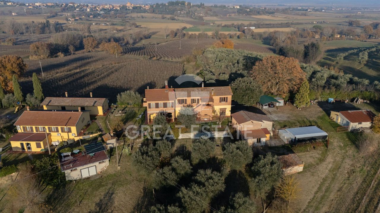 House in Montepulciano, Italy, 639.85 m² - picture 3