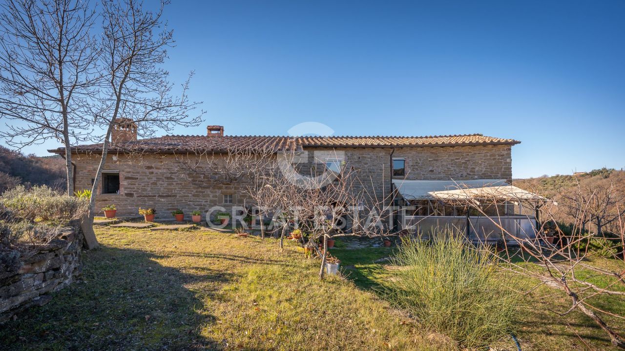 House in Gubbio, Italy, 390.6 m² - picture 4
