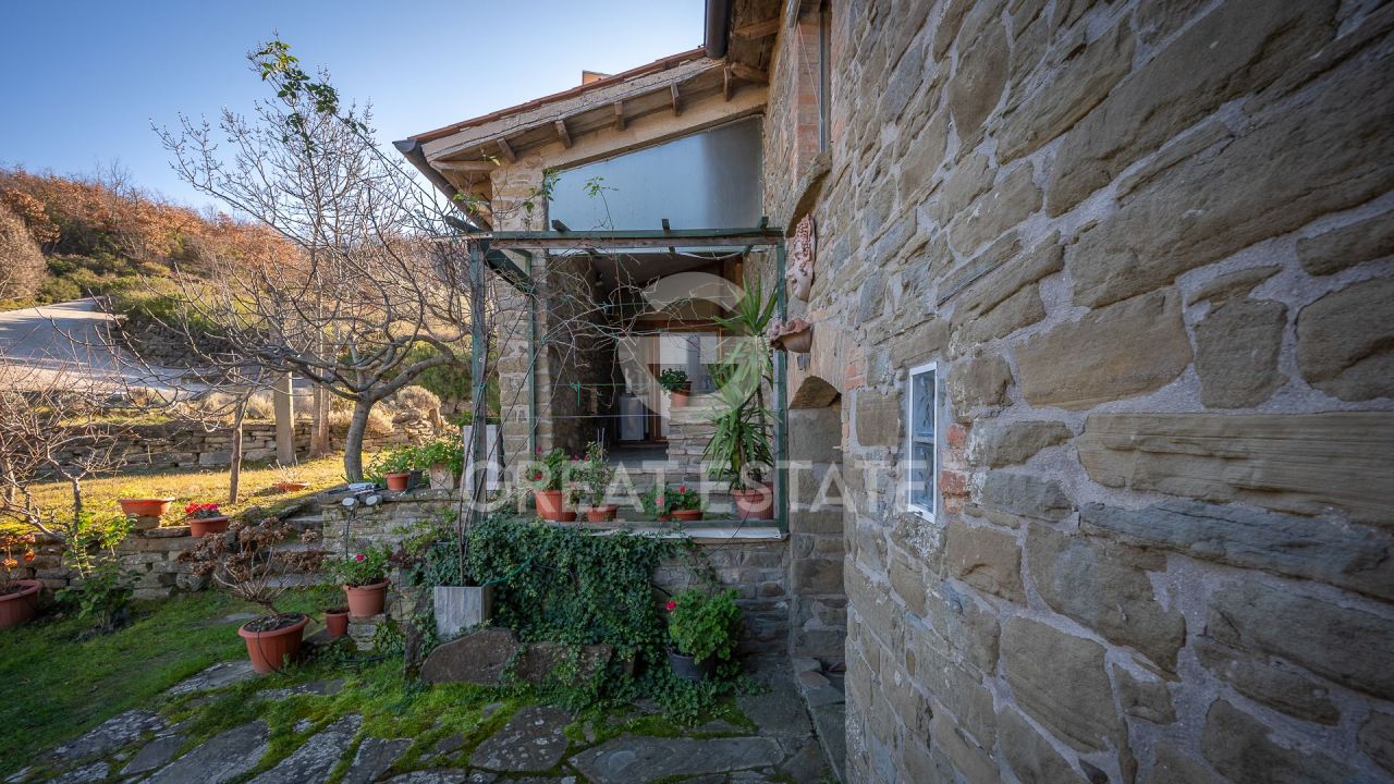 House in Gubbio, Italy, 390.6 m² - picture 5