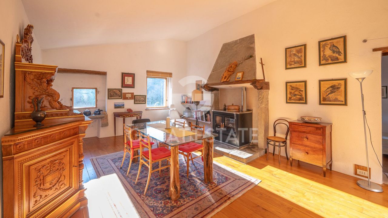 House in Gubbio, Italy, 390.6 m² - picture 9