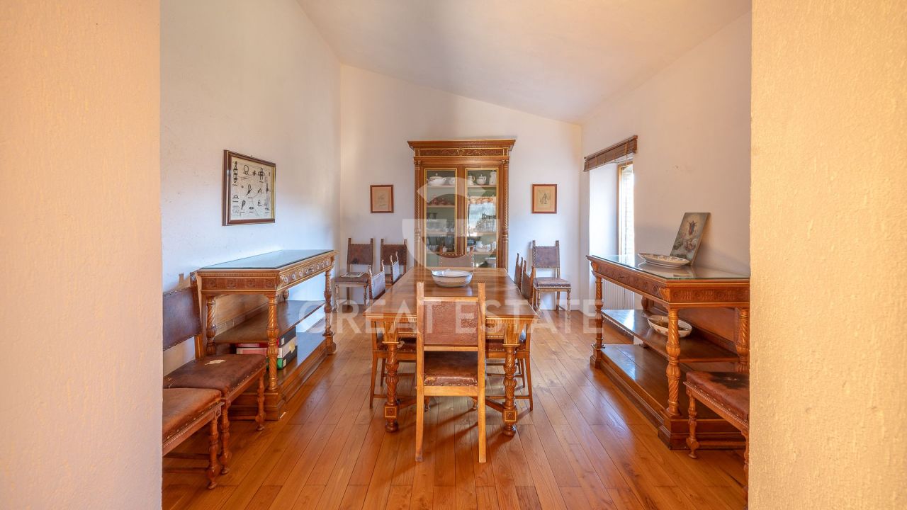 House in Gubbio, Italy, 390.6 m² - picture 12