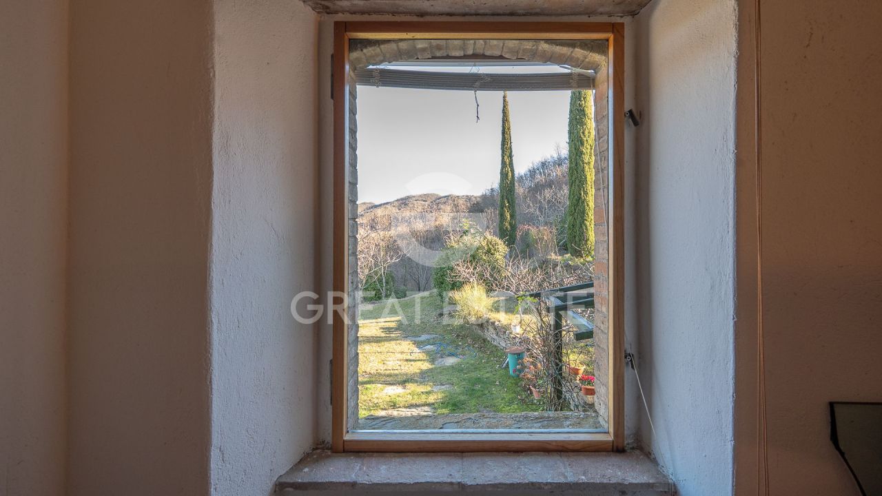 House in Gubbio, Italy, 390.6 m² - picture 15