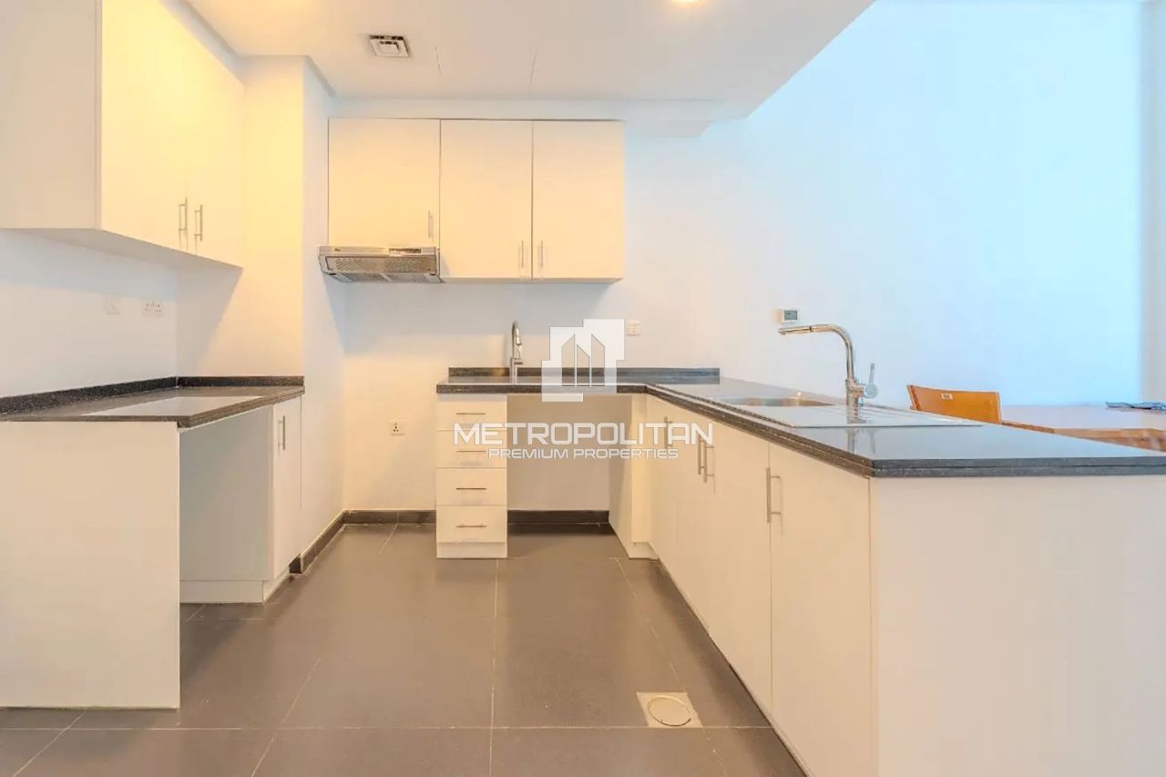 Apartment in Dubai, UAE, 67 m² - picture 4